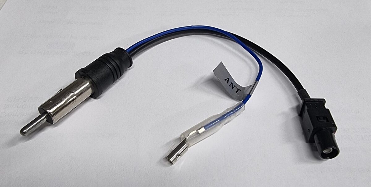 Antennenadapter Fakra M auf DIN 150 Ohm mit Phantomeinspeisung – Bild 1