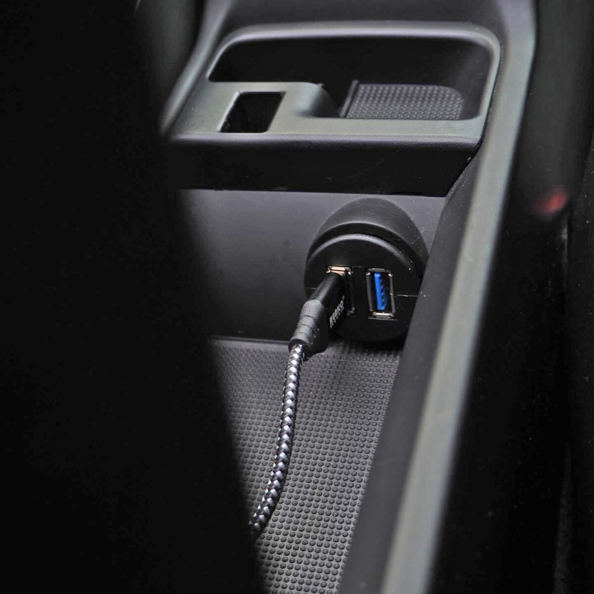 Doppel-USB-A Einbaubuchse mit 60cm Kabel – Bild 9