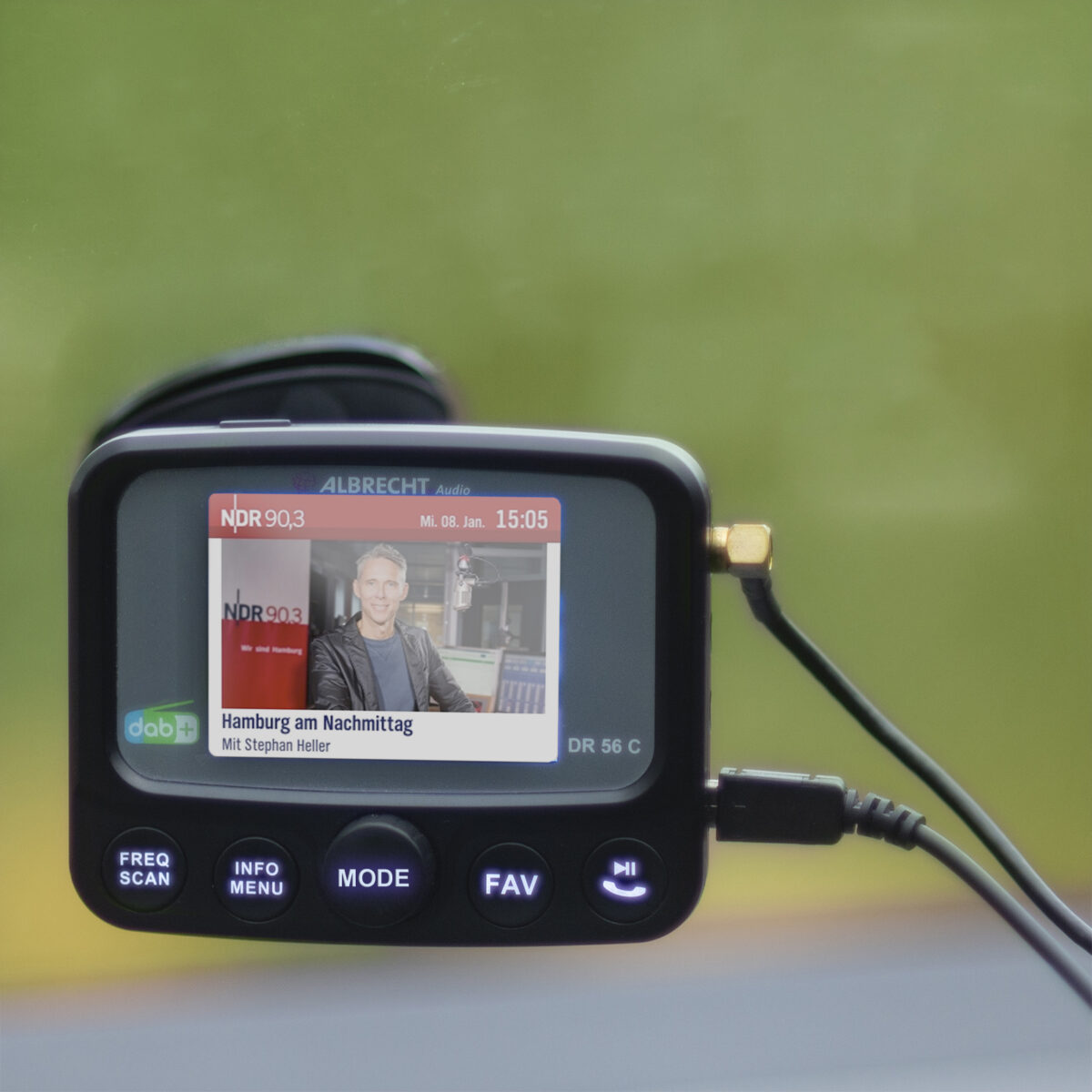 Albrecht DR56 C Universelle DAB Adapter für jedes Auto mit Farbdisplay – Bild 3