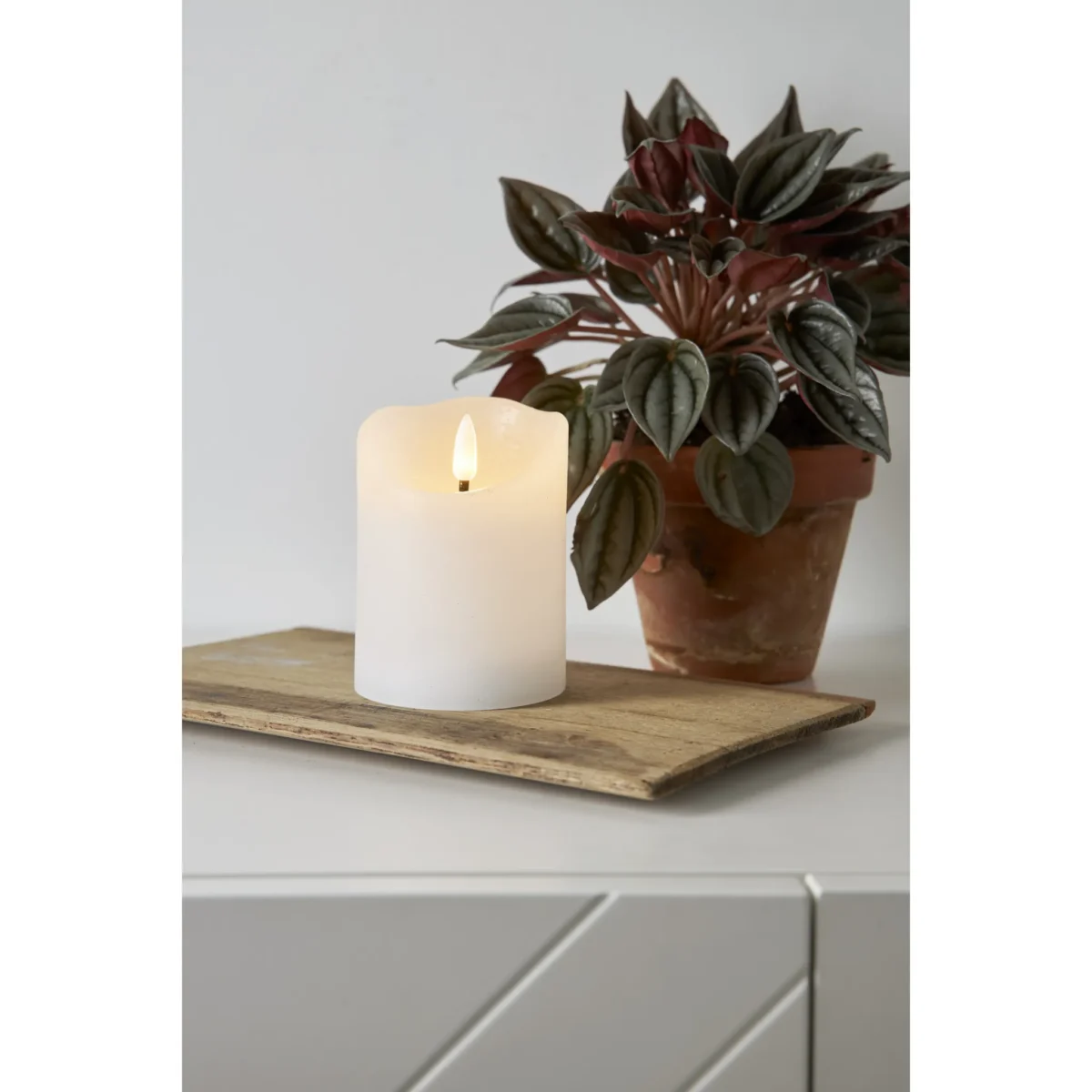 LED Echtwachs-Kerze "Flamme Rustic", weiß, 10x7.5cm, Timer – Bild 3