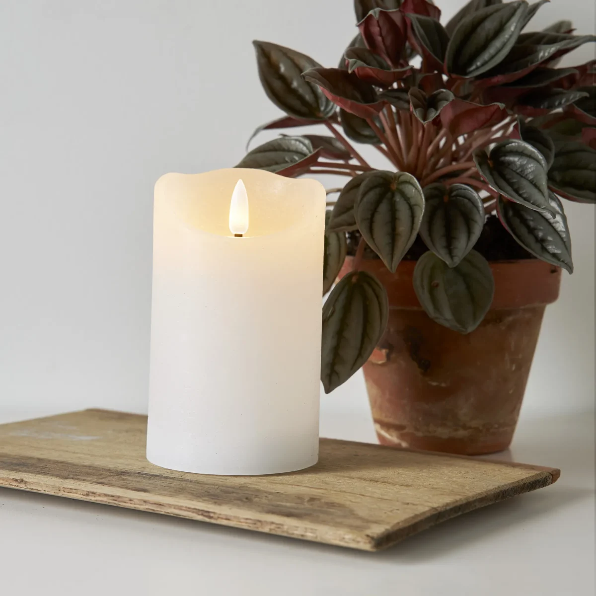 LED Echtwachs-Kerze "Flamme Rustic", weiß, 12.5x7.5cm, Timer – Bild 2