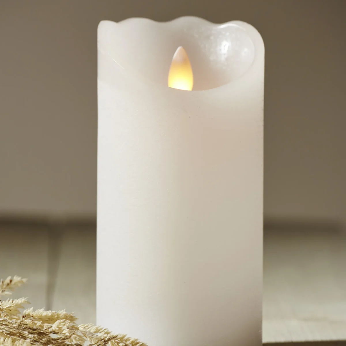 LED Echtwachs-Kerze "Glow", weiß,7.5x15cm, Timer, batteriebetrieben, flackernd – Bild 2