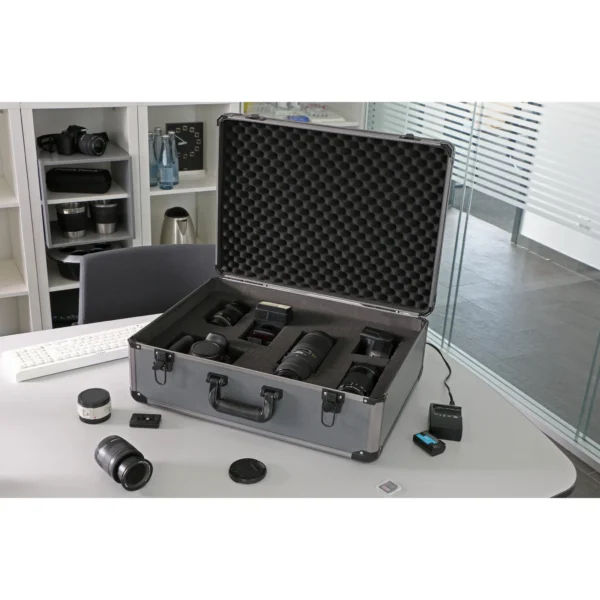 Transportkoffer PeakTech "P7340", 550x400x200mm • silber • max. 17kg