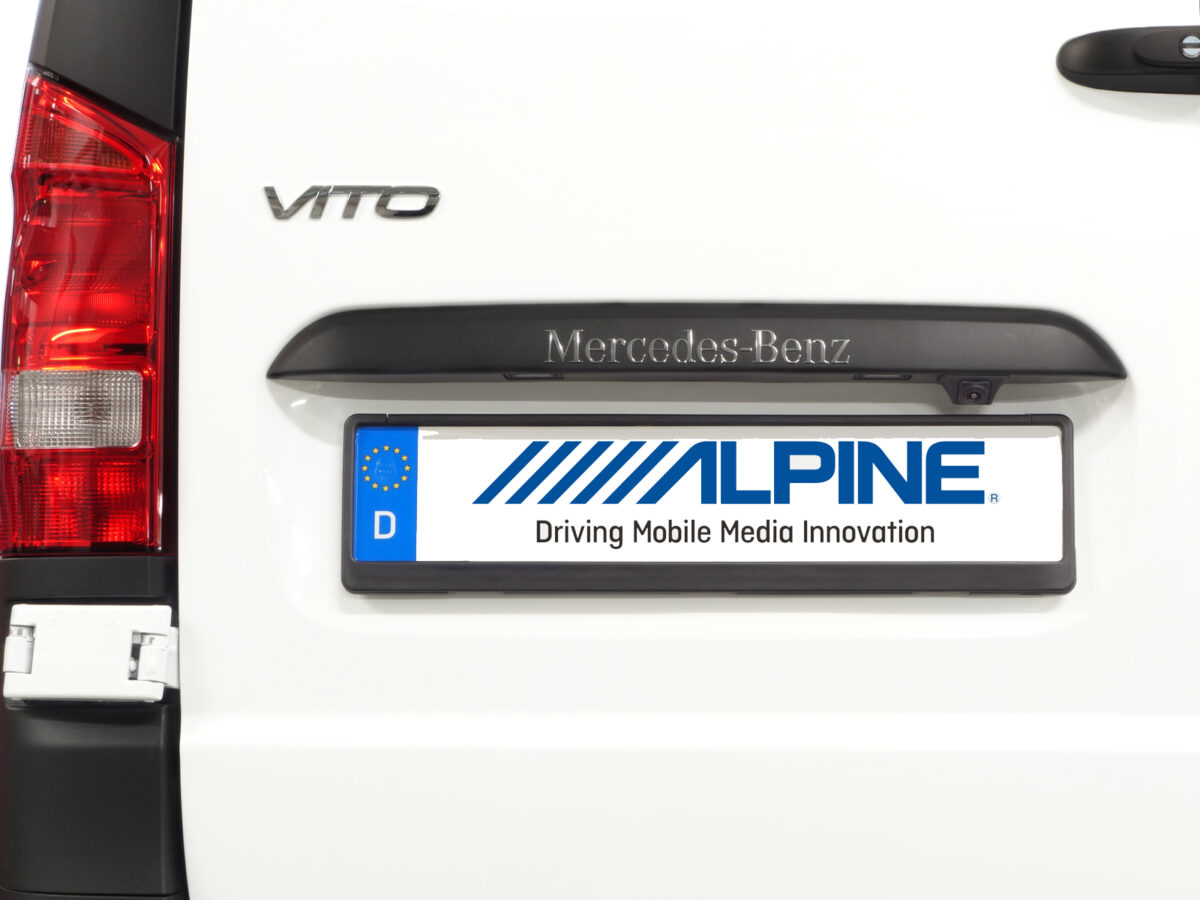 Alpine Rückfahrkamera-Einbau Kit für Mercedes Vito V447 – Bild 4