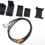 Dension Halterungen Dock Cable - 9-Pin iPod Kabel 5 / 12 V mit Clip Halterunge