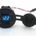USB Ladeadapter 12V/24V 2 X 5V 2.1A zur Installation / Blau